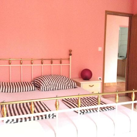 Yellow House Experience Lejlighedshotel Pag Island Eksteriør billede